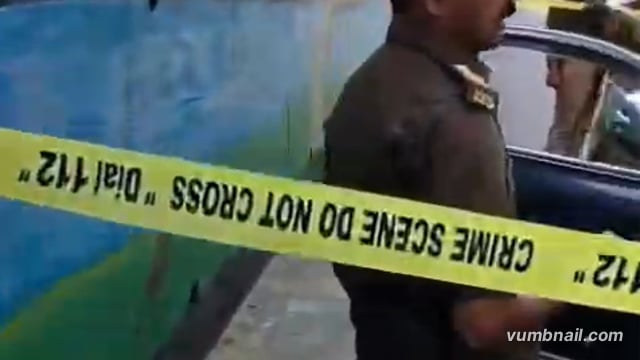 ▶️.....बाराबंकी में बड़ी वारदात हो गई है। शोएब उर्फ बॉबी की गोली मारकर हत्या कर दी गई है। बॉबी, मुख्तार अंसारी गैंग का शूटर था और जेलर हत्याकांड में आरोपी भी बनाया गया था। आज बाराबंकी कोतवाली इलाके में शोएब उर्फ बॉबी को दस गोली मारी गई। वो बाराबंकी से लखनऊ के रास्ते पर था। दिनदहाड़े लगभग 10 मिनट तक गोली चलती रही। वारदात के बाद इलाके में दहशत का माहौल है*