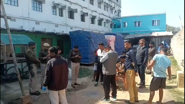 51 वर्षीय व्यक्ति ने फांसी लगाकर दी जान, जांच में जुटी पुलिस।