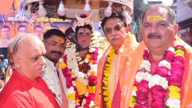 महाशिवरात्रि पर सदर विधायक रवि शर्मा के नेतृत्व में ऐतिहासिक शिव बारात, झाँसी हुआ शिवमय