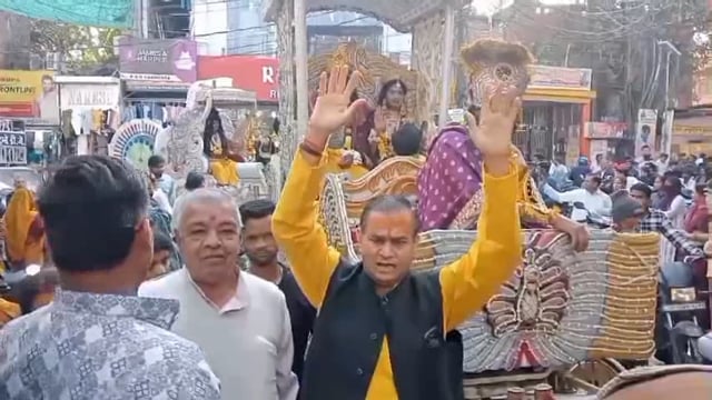 हर-हर महादेव के जयघोष से गूंजा झांसी, महाकालेश्वर राजा बाबा की ऐतिहासिक 76वीं बारात में उमड़ी हजारों की भीड़