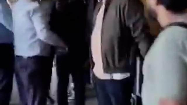 Breaking News 
मुंबई में फिल्म निर्माता रोहित शेट्टी के घर फायरिंग करने वाले 7 शूटर गिरफ्तार!!
मुख्य शूटर दीपक चंद्र है उसके साथी विष्णु कुशवाहा,जतिन भारद्वाज,विशाल,सोनू,रितिक,सनी भी पकड़े गए!!
सभी आगरा,नोएडा, इटावा के रहने वाले हैं!!
सिर्फ दहशत फैलाने के लिए फायरिंग की गई!!
UPSTF और हरियाणा को सफलता मिली सभी आरोपियों को मुंबई ले जाया गया!!