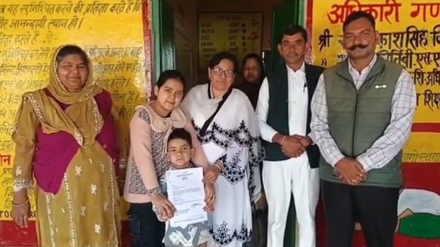 MANT- मथुरा के बेसिक शिक्षा अधिकारी ने दी मानवता की मिसाल,मृतक की आश्रित पत्नी को जिला बेसिक शिक्षा, अधिकारी ने दी ---