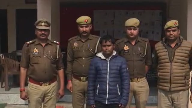 छेड़छाड़ के आरोपी की दुकान पर चला बुलडोजर, भेजा गया जेल