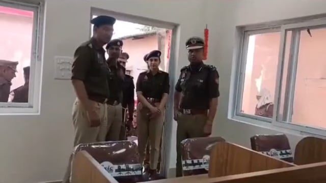 MANT- डी,आई,जी- शैलेश पांडे ने,पुलिस लाइन मथुरा में, परेड की ली सलामी, सी,सी,टी,एन,एस -कार्यालय का, किया उद्घाटन,,