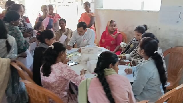 सिरदला 50 गर्भवती महिलाओं की हुई स्वास्थ्य जांच, चार को चढ़ाया गया आयरन सुक्रोज