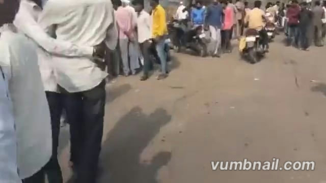 लातूर भर चौकात उघड्यावर जुगार, व्हिडिओ व्हायरल.