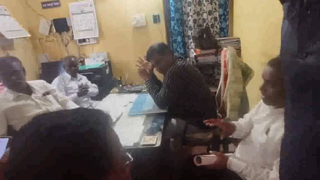 धान खरेदी केंद्रांतील गैरव्यवहाराचा आरोप; चौकशीसाठी निवेदन, CCTVची मागणी राज बनसोड