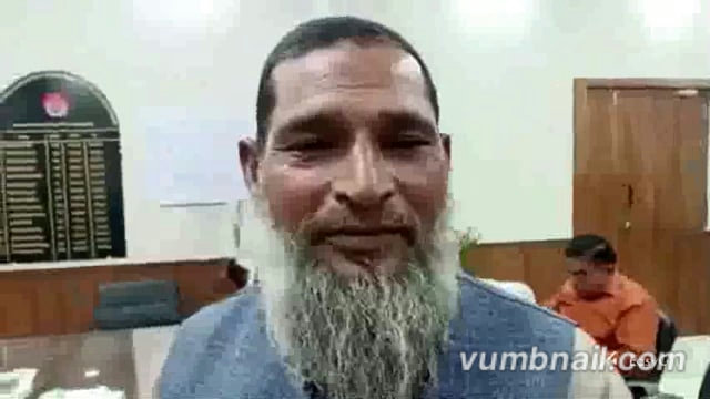 *कबाड़ी ने 6 माह बाद लौटाए 15 लाख के गहने*
*हरियाणा के फरीदाबाद से एक ऐसी खबर सामने आई है जिसने इंसानियत और ईमानदारी पर हमारे भरोसे को और मजबूत कर दिया है. एक कबाड़ व्यापारी 'खान साहब' ने ईमानदारी का परिचय देते हुए एक परिवार के खोए हुए 100 ग्राम सोने के गहने वापस लौटा दिए.*