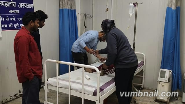 मासूम को बचाने में सड़क पर गिरी बाइक, दंपति घायल — 10 वर्षीय गोलू की हालत गंभीर