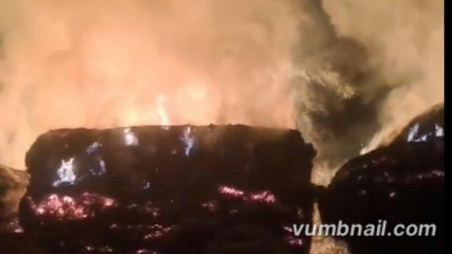 लक्ष्मीपुर में आग का तांडव ? पलक झपकते ही राख हुई पुआल की टाल, किसानों की साल भर की मेहनत स्वाहा।