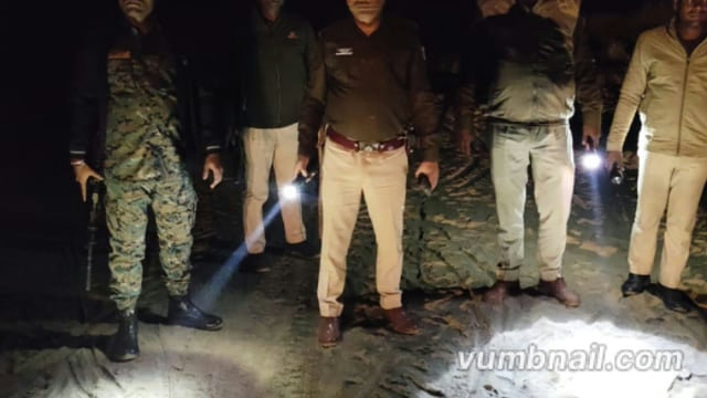 चांदन नदी में अवैध बालू खनन पर पुलिस का शिकंजा ,कई घाटों पर सघन छापे मारी।