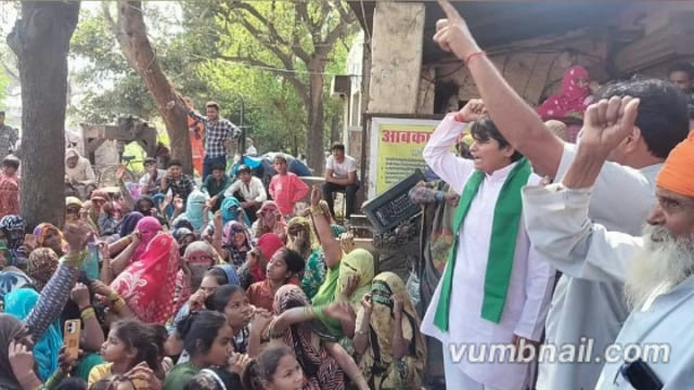 MANT-“बच्चों तक पहुंची शराब की लत! गुस्साई महिलाओं ने ठेके पर जड़ा ताला”