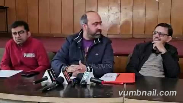 हिंदू संगठन के नेता बहुत ज्ञान दे रहे थे कि उत्तराखंड में हिंदू घट रहे हैं मुस्लिमों की आबादी बढ़ रही है तभी सामने बैठे एक रिपोर्टर के अंदर का पत्रकार जाग गया…