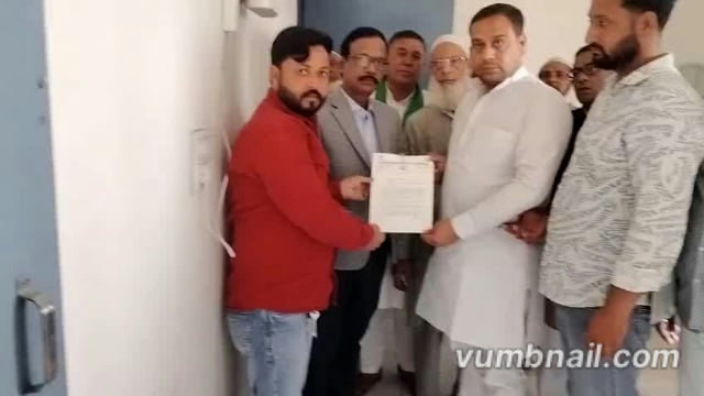 मुजफ्फरनगर l भारतीय किसान यूनियन (अराजनितिक) द्वारा बिजली एवं स्मार्ट मीटर तथा ग्रामीण क्षेत्र से जुड़ी विद्युत समस्याओं को लेकर जिला अध्यक्ष अक्षय त्यागी जी के नेतृत्व में मुजफ्फरनगर स्थित बिजली विभाग मुख्य अभियंता (चीफ साहब) को शेर नगर कार्यालय पर कार्यकर्ताओं सहित एक लिखित ज्ञापन दिया जिसमें ग्रामीण क्षेत्रों में स्मार्ट मीटर से संबंधित समस्याएं, विद्युत आपूर्ति में अनियमितता, जर्जर एवं नीचे लटके तारों की समस्या तथा आम उपभोक्ताओं को हो रही परेशानियों को प्रमुखता से उठाया गया। प्रतिनिधिमंडल द्वारा मुख्य अभियंता (चीफ साहब) को इन समस्याओं के शीघ्र समाधान हेतु अवगत कराया गया,और मुख्य अभियंता (चीफ साहब) महोदय द्वारा तीन दिन के भीतर समस्याओं के समाधान का आश्वासन दिया