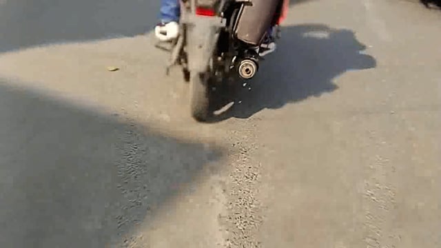 शाहजहांपुर बगैर नंबर प्लेट की गाड़ियां दौड़ रही है