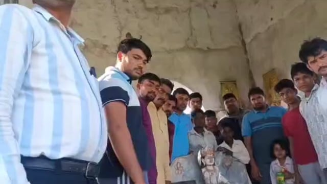 MANT- छाता के भदावल में आस्था के साथ खिलवाड़,तोड़ी माता की प्रतिमा,,