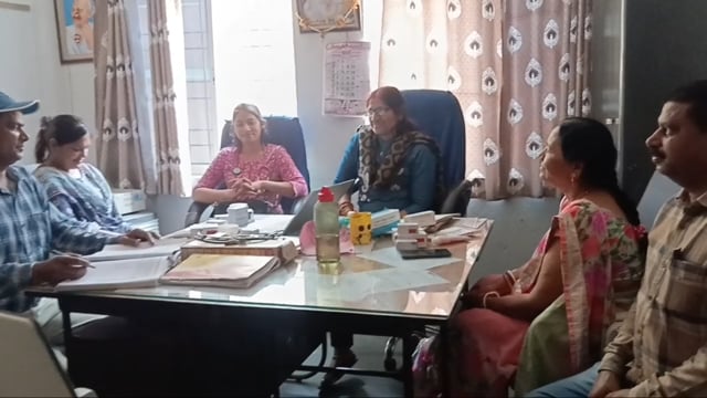 कस्तूरबा विद्यालय की 80 छात्राओं का किया गया स्वास्थ्य परीक्षण दी गई दवाइयां