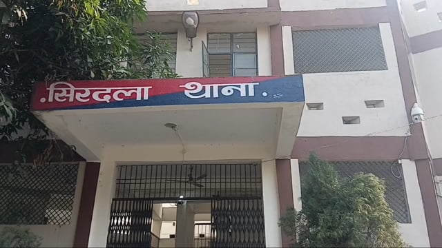 पुलिस ने दो वारंटी को गिरफ्तार कर भेजा न्यायालय