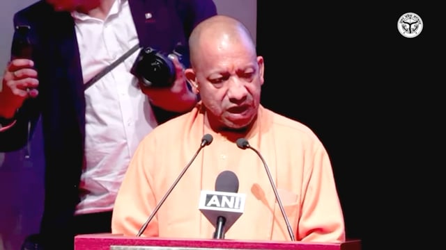 ▶️.....आपने देखा होगा, गत वर्ष प्रयागराज में महाकुंभ कितना भव्य और दिव्य था। 66 करोड़ से अधिक श्रद्धालु आए थे। पूरे वर्ष भर में उत्तर प्रदेश में 156 करोड़ पर्यटकों ने प्रदेश के विभिन्न धर्मस्थलों की यात्रा की।