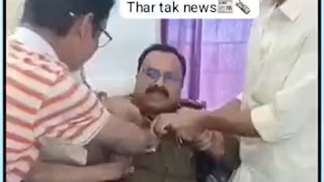 🔴.....CG में रिश्वतखोर सब इंस्पेक्टर का वीडियो*

ACB की टीम ने दबोचा सब इंस्पेक्टर अब्दुल मुनाफ को एंटी करप्शन ने रिश्वत लेते रंगे हाथों गिरफ़्तार किया 

सब इंस्पेक्टर मुनाफ ने लाख बहाने बनाए लेकिन एंटी करप्शन की टीम के आगे एक नहीं चली