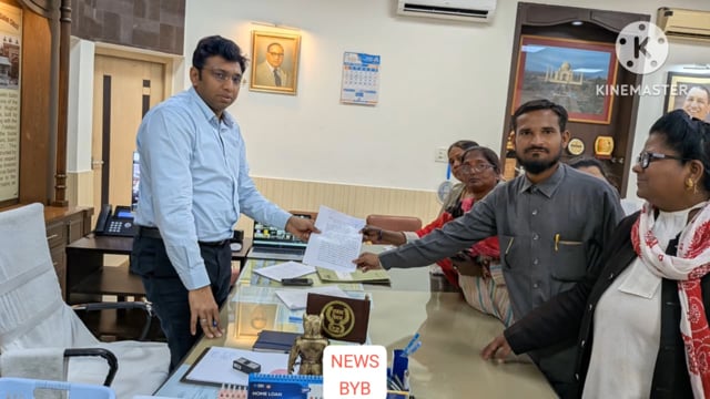 काशीराम आवास योजना फतेहाबाद रोड कॉलोनी के निवासियों ने दिया जिला अधिकारी को समस्याओं पर ज्ञापन