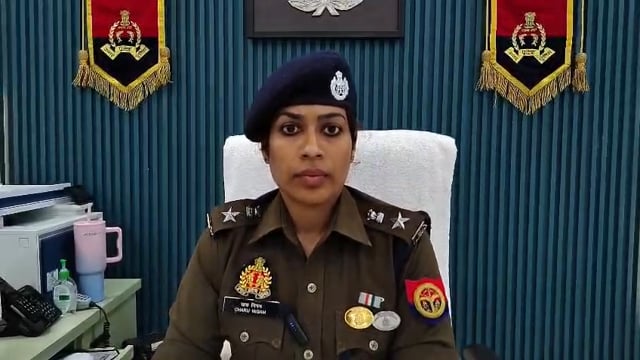 ▶️........थाना को0देहात क्षेत्रान्तर्गत सूचना प्राप्त हुई की  महिला मित्र द्वारा युवक को अगवा कराकर उसे फर्जी बलात्कार के मुकदमे मे फंसाने की धमकी देने तथा बैंक खाते से रूपये अपने खाते मे ट्रांसफर करवा लेने के संबंध में ।*
  *पुलिस अधीक्षक सुलतानपुर महोदया श्रीमती चारू निगम द्वारा दी गयी बाइट-*