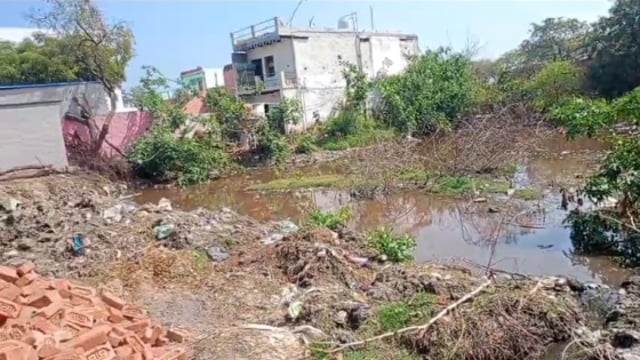 MANT- थाना नौहझील के गांव विजयगढ़ी में शमशान मार्ग बदहाल, प्रशासन ने लिया संज्ञान, जांच को भेजी टीम, एस,डी,एम- मांट,,