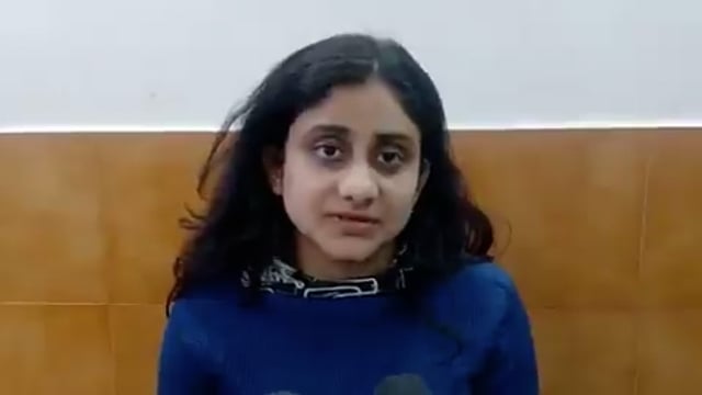 ▶️.....हाथरस -  एक कॉलेज में बुक सप्लायर विधि शर्मा के साथ मारपीट और अभद्रता का मामला सामने आया है। आरोप है कि उनका फोन छीन लिया गया, पुरुष स्टाफ ने उनके हाथ बांध दिए और अश्लील गालियां दीं। बताया जा रहा है कि कॉलेज पर लगभग साढ़े पांच लाख रुपये बकाया हैं।
पुलिस ने मामले में केस दर्ज कर जांच शुरू कर दी है।