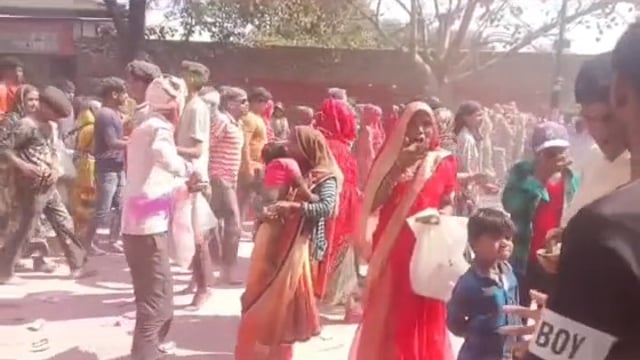 MANT- मथुरा के वृंदावन में रंग भरनी एकादशी पर्व पर, महका वृंदावन,लाखों की संख्या में उमडा आस्था का,-सैलाब,,