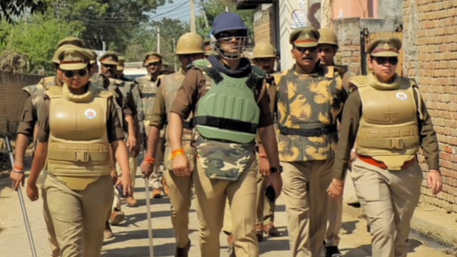     MANT- रंगों के त्योहार से पहले, सख्ती का संकेत, नौहझील में पुलिस टीम का दमदार,फ्लैग मार्च,,