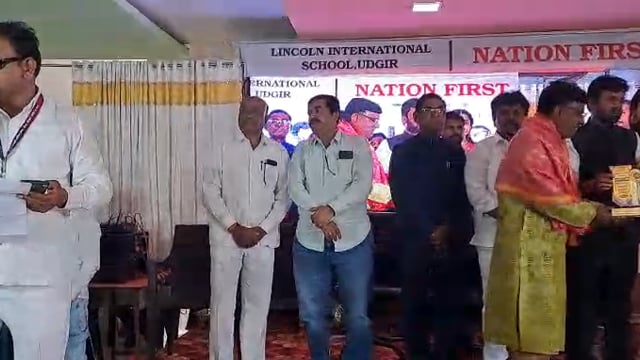 आमदार संजय बनसोडे यांच्या हस्ते गोपाळ जोशी कला गौरव पुरस्काराने सन्मानित