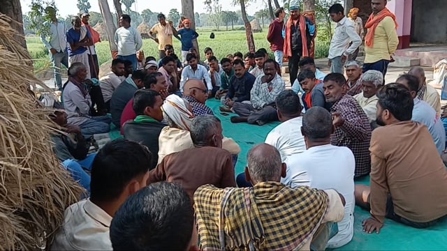 बरदाहा गांव में शिव मंदिर निर्माण को लेकर ग्रामीणों की बैठक