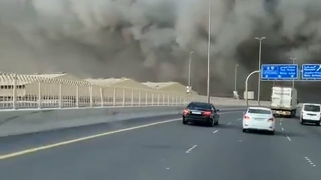 ▶️......बहरीन में अमेरिकी सेना के बेस पर ईरान ने जबरदस्त हमला किया है। मिसाइल और ड्रोन के माध्यम से इस भीषण हमले को अंजाम दिया गया है। बहरीन स्थित US मिलिट्री बेस का बड़ा हिस्सा उड़ा दिया गया