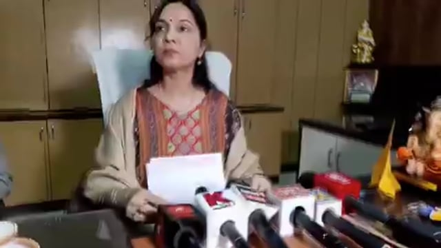 ▶️....बाराबंकी के हिन्द मेडिकल कॉलेज में वर्चस्व की जंग जारी है, मेडिकल कॉलेज की चेयरपर्सन ऋचा मिश्रा जी को स्कूल में घुसने से रोका गया था, उन्होंने मीडिया से बात की है कई ट्रस्टी मैनेजमेंट में घुसने के प्रयास में