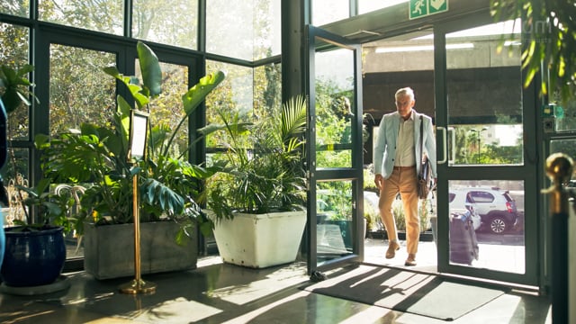 Product video thumbnail