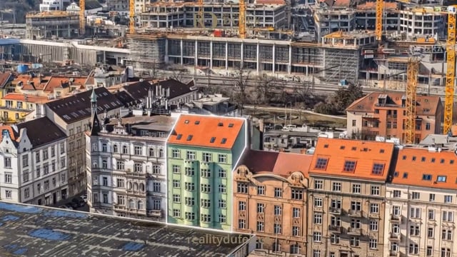 Dufek reality - Smíchov — video