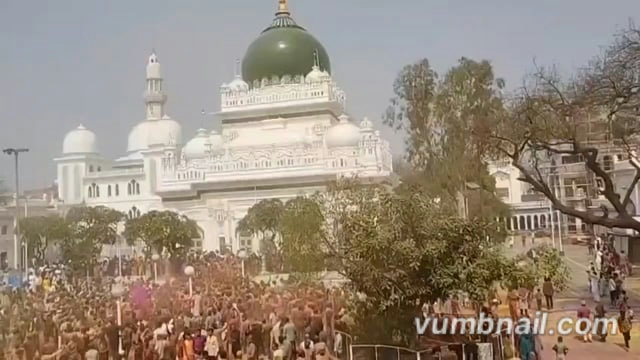 ▶️......आख़िरकार जिसका इंतज़ार था वो हुआ नए युवकों ने सम्भाली कमान हिंदू मुस्लिम युवकों ने मिल कर मनाई हाजी वारिस अली शाह की मजार पर होली, नहीं टूटी 100 साल पुरानी परंपरा.