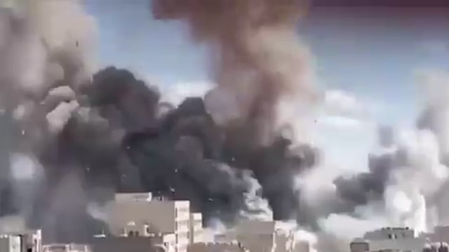 ⚡️🇺🇸🇮🇱🇮🇷अभी-अभी:

ईरान पर US-इज़राइल के बड़े हवाई हमलों की फ़ुटेज।

सीन बहुत भयानक हैं।