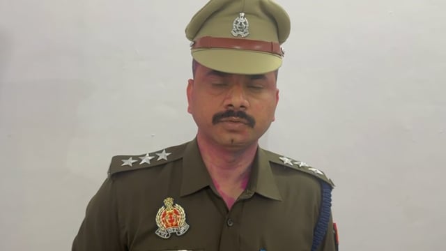 ▶️......सुल्तानपुर-अमेठी क्षेत्र के माननीय एमएलसी श्री शैलेन्द्र प्रताप सिंह के सम्बन्ध में सोशल मीडिया या अन्य माध्यमों पर चल रही 'डिजिटल अरेस्ट' जैसी किसी भी खबर का पुलिस द्वारा पूर्णतः खंडन किया गया है।*
    उपरोक्त के सम्बन्ध में क्षेत्राधिकारी नगर श्री सौरभ सामन्त की बाइट*