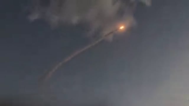 ▶️......ब्रेकिंग
ईरान ने US और ज़ायोनी ठिकानों के खिलाफ मिसाइल और ड्रोन ऑपरेशन की 20वीं लहर शुरू की।