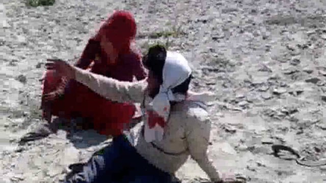 खेत में सरसों कटाई के दौरान खूनी संघर्ष: लाठी-डंडों से किया हमला।