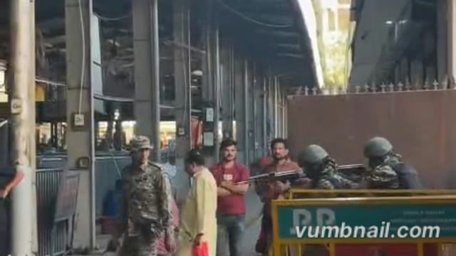 ▶️.....खाटूश्यामजी (सीकर)*

 _विश्व विख्यात खाटूश्याम मंदिर में शुक्रवार को आतंकवादी छिपे होने की सूचना से कुछ देर के लिए हड़कंप मच गया। सूचना पर एटीएस की टीम ने तुरंत मंदिर परिसर में धावा बोलते हुए दोनों आतंकवादियों को निष्क्रिय कर दिया। बाद में पता चला कि यह एटीएस की ओर से की गई मॉकड्रिल थी। मॉकड्रिल की जानकारी मिलने पर श्रद्धालुओं और मंदिर प्रशासन ने राहत की सांस ली।_