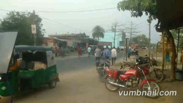 कटोरिया चांदन मुख्य मार्ग के तिवारी चौक के समीप दो बाइक की टक्कर में तीन लोग घायल,एक का टूटा: पैर:लापरवाही 