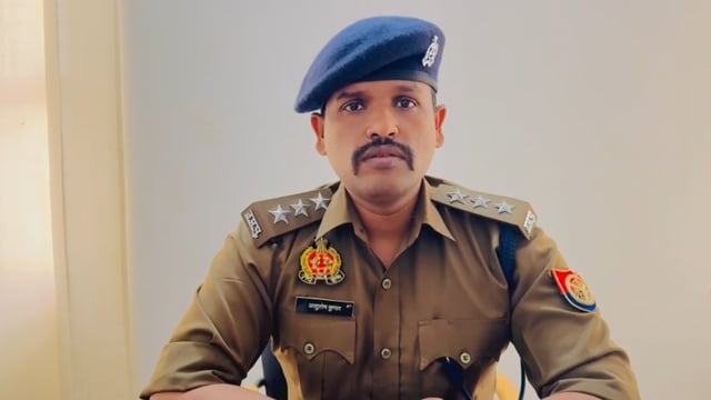 ▶️.....आज दिनांक 8/03/2026 को थाना कूरेभार में एक महिला द्वारा फांसी लगाकर आत्महत्या करने के सम्बन्ध में सूचना प्राप्त हुई , सूचना प्राप्त होते ही पुलिस टीम तत्काल मौके पर पहुँची ,पहुँचने पर पता चला कि मुंजेश नगर के किनारे एक महिला अपनी साड़ी से फंदे से लटकी पायी , जिसकी आधी बाडी नहर के पानी के नीचे तथा आधी बाडी उसके ऊपर थी । प्रथम दृष्टया शरीर पर कोई चोट के निशान नहीं है , उपरोक्त के सम्बन्ध में क्षेत्राधिकारी बल्दीराय श्री आशुतोष कुमार की बाइटः-