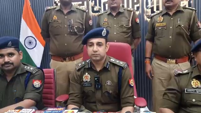 शोहरतगढ़ थाने से फरार दो इनामी गैंगस्टर दो घंटे में दोबारा गिरफ्तार 