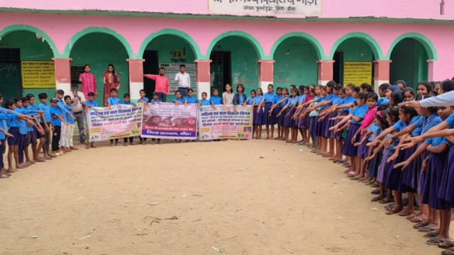 बाल विवाह के खिलाफ अलर्ट मोड में प्रशासन, स्कूल में चला जागरूकता अभियान