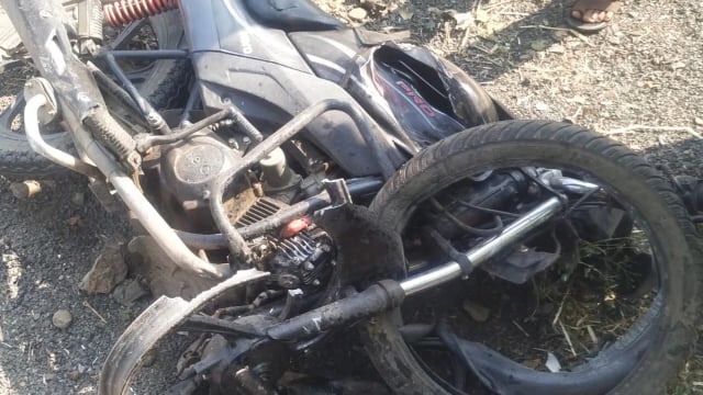 माळ हिप्परगा पाटी जवळ घोणशी येथील तरुणांचा कारच्या धडकेत दुर्दैवी मृत्यू