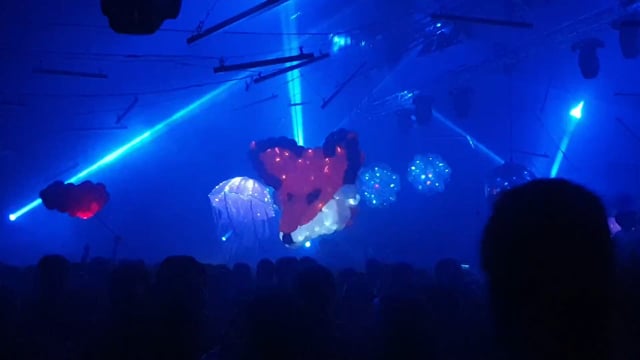 Titans of Air and Float of Thin Air performing at De Sluwe Vos 10-hour event in Amsterdam