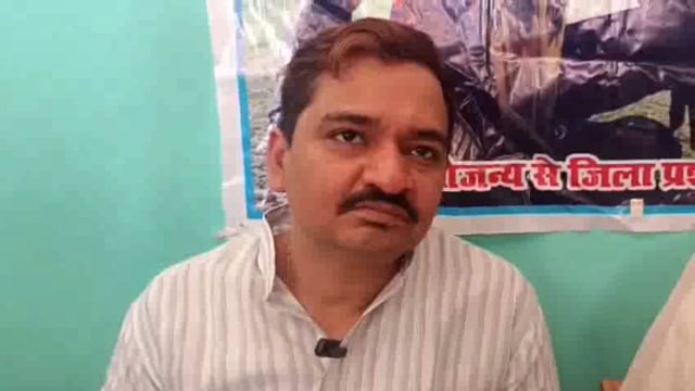 सूर्य कुमार यादव के पैतृक गांव में बनेगी रोड विशाल सिंह चंचल 