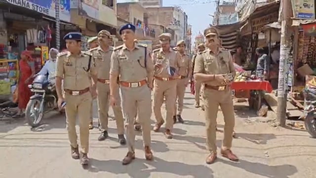 अलविदा की नमाज के दृष्टिगत पुलिस अधीक्षक प्रतापगढ़ द्वारा सुरक्षा व्यवस्था का किया गया निरीक्षण#latest_news 